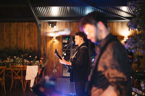 Hitmen Live at Silchester Farm - Gecko Live Entertainment