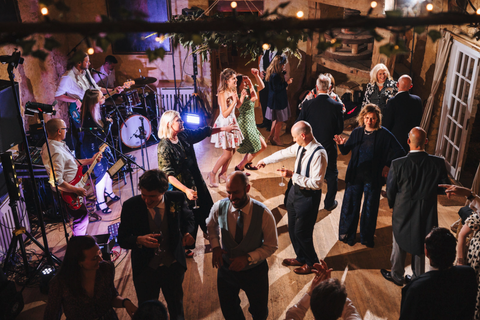 AKA Party Band at Owlpen Manor October 2021 15