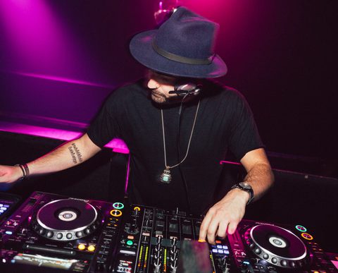 DJ George London Live DJ for hire Gecko Live Entertainment