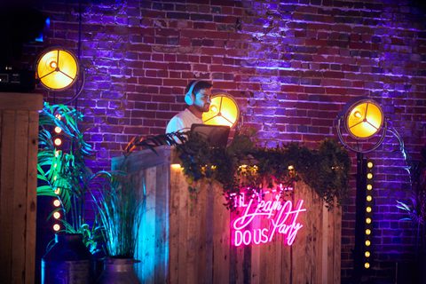 DJ Ross Berkshire Wedding DJ for hie Gecko Live Entertainment