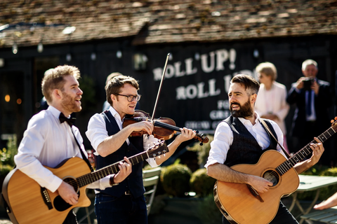 Fiddle Me This Hampshire Roaming Band Gecko Live Entertainment