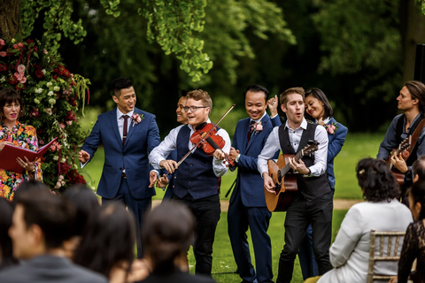 Fiddle Me This Wiltshire Roaming Band Gecko Live Entertainment