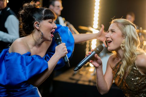 Gigga Watt Live Party Band in Sussex Gecko Live Entertainment