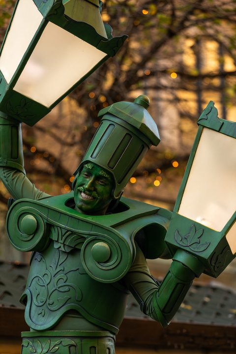 Living Lamp Post Gecko Live Entertainment