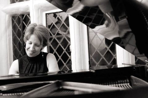 Pianist Sandra Gecko Live Entertainment