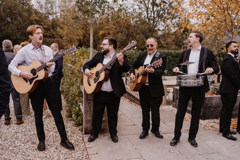 The Strolling Tones at Silchester Farm on the terrace - Melissa Megan Photography - Gecko Live Entertainment