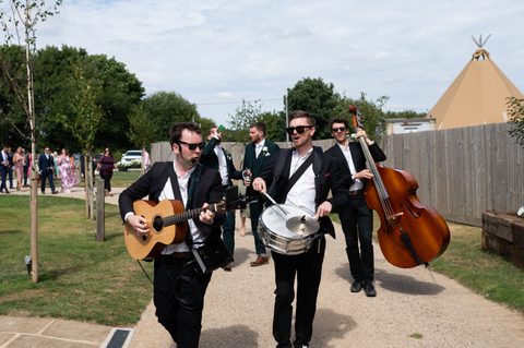 Roaming Band - The Strolling Tones