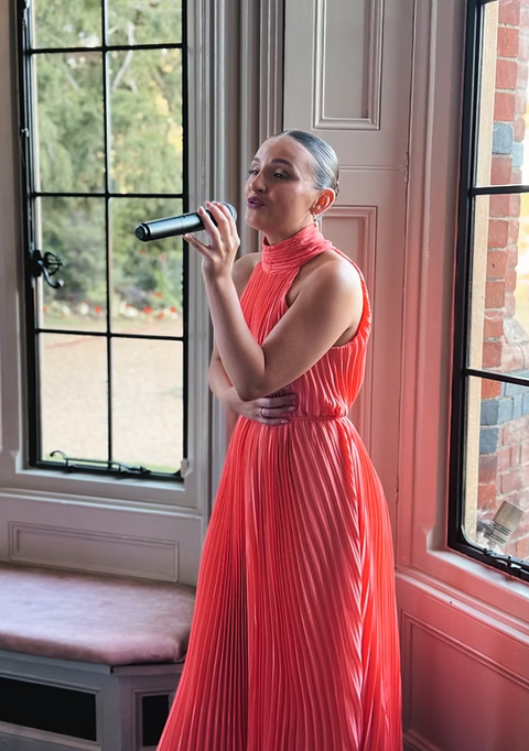 Solo Singer Tilly Berkshire Wedding Singer Gecko Live Entertainment