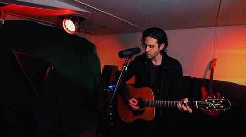 Solo Singer and Guitarist Greg Cambridgeshire Musicians