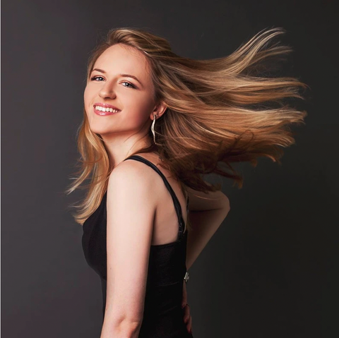 Solo Singer and Guitarist Serena Live Wedding and Events Singer Gecko Live Enterainment