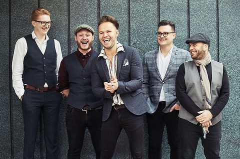 Spotlights Acoustic Roaming Band