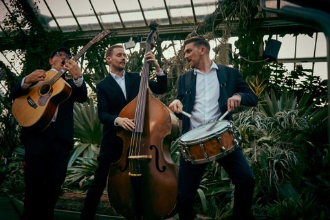 Strolling Tones Band Acoustic Roaming Party Band Gecko Live Entertainment