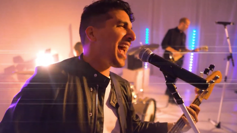 Stud wedding band in sussex Gecko Live Entertianment