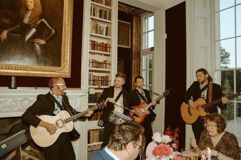 The Strolling Tones performing over Desert at St Giles House